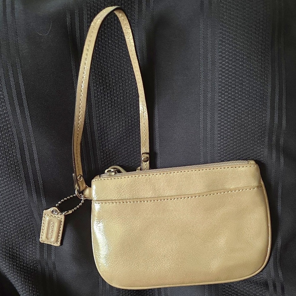 Coach Wristlet Small‎ Gold Metallic Leather Zip Pouch Accessory